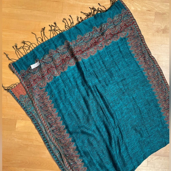 1️⃣1️⃣Lot of 11 Random Scarves/Wraps/Shawls Varying Materials/Brands/Colors/Size - Picture 10 of 17